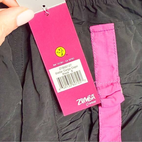Zumba Wear NWT! Women's Stellar Cargo Capri Pants Black & Pink Size Small - Picture 4 of 7